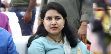  Veena Vijayan 