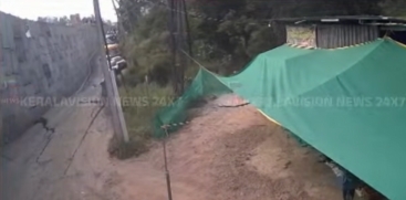 National Highway Service Road Collapses in Kollam