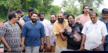 Laletan to meet Jayasurya, who had a rayban; Pictures goes viral