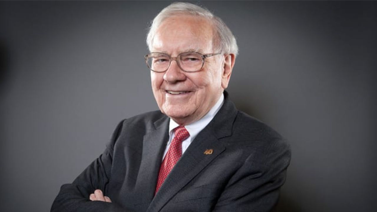 Warren Buffett's Top 3 Strategies for Investing in a Market Downturn