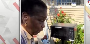 A grandmother reusing the microwave oven differently; The video shared by the little daughter went viral on social media
