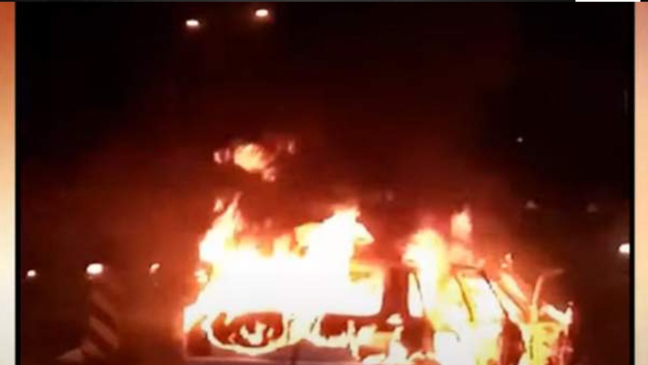 car was burnt in Thrissur