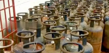 Commercial LPG Cylinder Price Hiked by ₹111