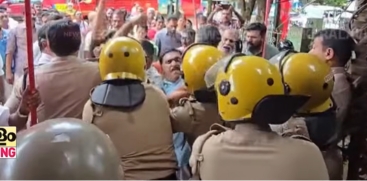 CPI Protest March in Chalakudy Leads to Clash with Police Over PM SHRI Scheme
