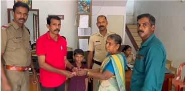Young Man Sets Inspiring Example of Honesty by Returning Lost Gold and Cash