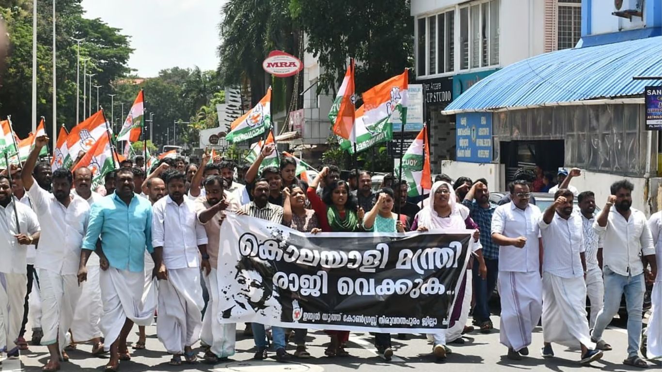 youth-congress-raises-black-flag-against-health-minister-opposition-intensifies-protest-for-resignation