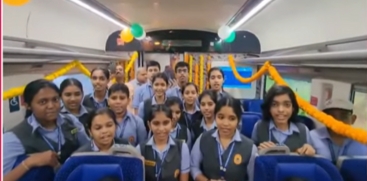 Students Sing RSS Song on Vande Bharat Express